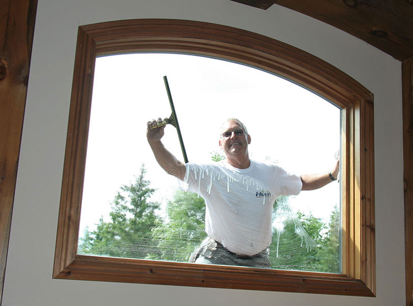 Providing exceptional window, siding and eavestrough cleaning services in Peterborough and the surrounding area.